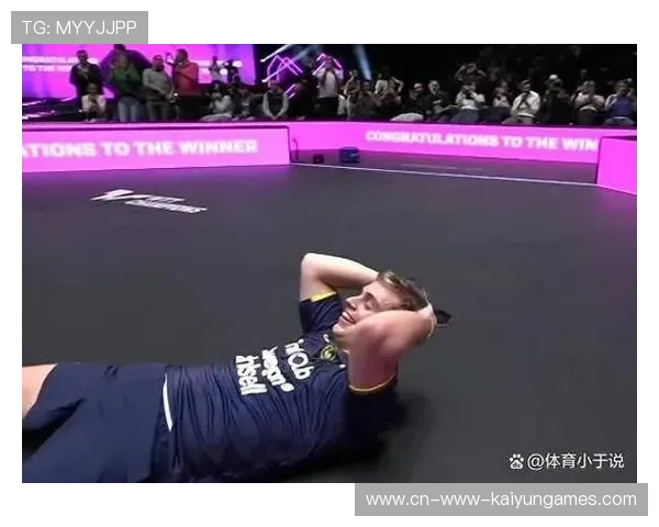 世界拳击夜惊现一拳逆天重击，对手倒地10秒不起