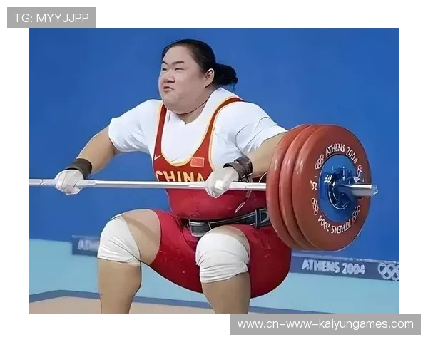 全国举重赛出现 14 岁怪物