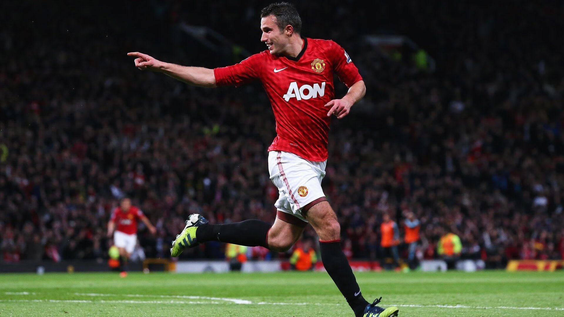 开云官网首页-关键轮次是否应更多采用体能储备较足球员首发